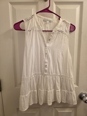 Abercrombie & Fitch White Sleeveless Button V-Neck Tiered Camisole